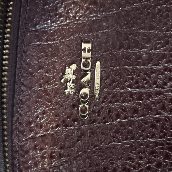 Authentic Coach Leather And Suede Crossbody Satchel In Elegant Burgundy - Picture 5 of 10